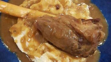 Slow Cooker Lamb Shanks
